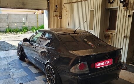 Lexus IS II рестайлинг 2, 2002 год, 1 100 000 рублей, 8 фотография