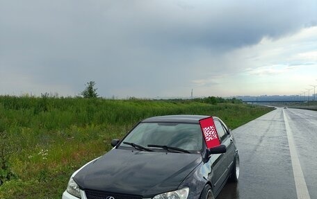 Lexus IS II рестайлинг 2, 2002 год, 1 100 000 рублей, 10 фотография