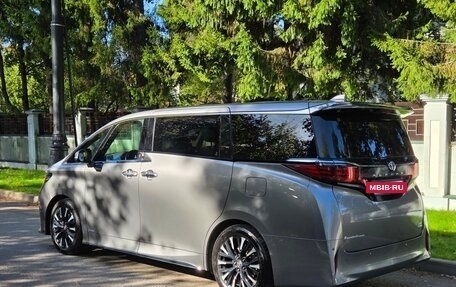 Toyota Alphard, 2024 год, 10 900 000 рублей, 4 фотография
