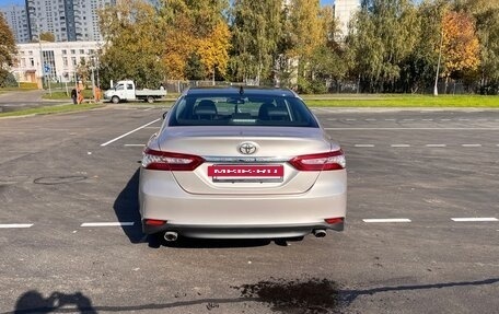 Toyota Camry, 2022 год, 3 500 000 рублей, 5 фотография