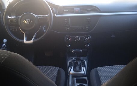 KIA Rio IV, 2018 год, 1 215 000 рублей, 8 фотография