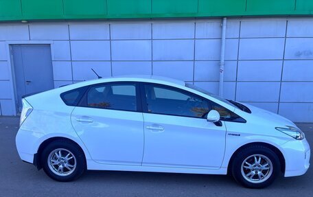 Toyota Prius, 2012 год, 1 300 000 рублей, 3 фотография