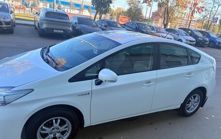 Toyota Prius, 2012 год, 1 300 000 рублей, 10 фотография