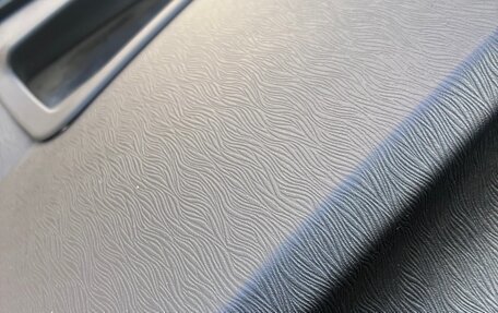 Toyota Prius, 2012 год, 1 300 000 рублей, 13 фотография