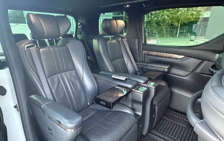 Toyota Alphard III, 2021 год, 5 000 000 рублей, 20 фотография