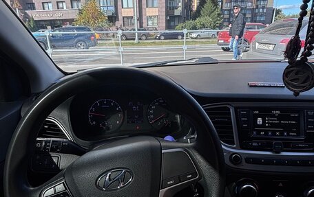 Hyundai Solaris II рестайлинг, 2019 год, 1 300 000 рублей, 5 фотография