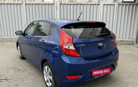 Hyundai Solaris II рестайлинг, 2011 год, 645 000 рублей, 6 фотография