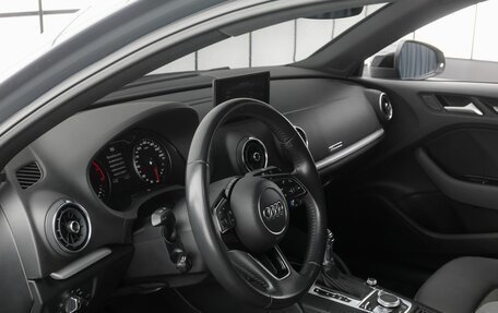 Audi A3, 2018 год, 1 989 000 рублей, 9 фотография
