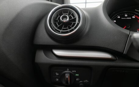 Audi A3, 2018 год, 1 989 000 рублей, 20 фотография