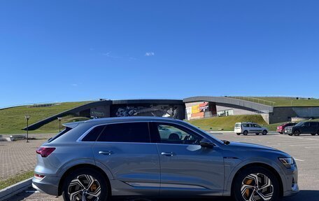 Audi e-tron I, 2023 год, 7 090 000 рублей, 4 фотография