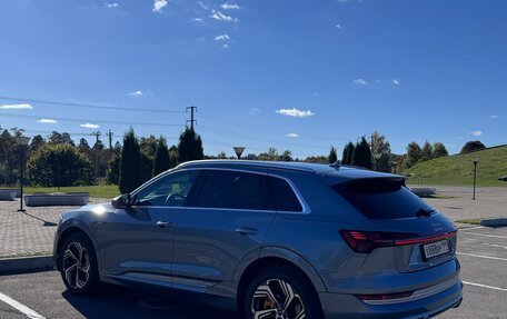 Audi e-tron I, 2023 год, 7 090 000 рублей, 9 фотография