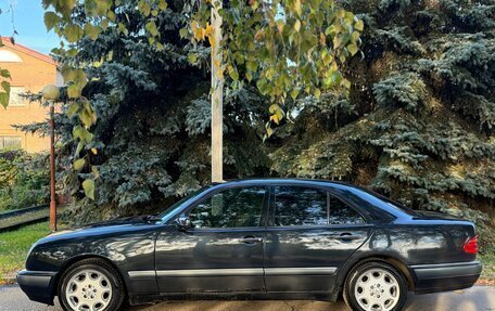 Mercedes-Benz E-Класс, 1998 год, 330 000 рублей, 2 фотография