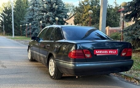 Mercedes-Benz E-Класс, 1998 год, 330 000 рублей, 3 фотография