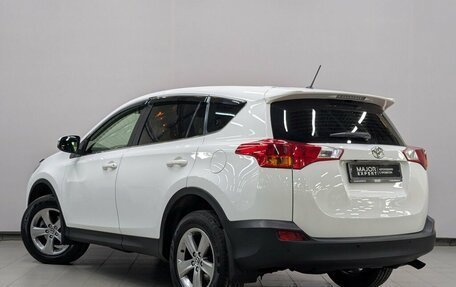 Toyota RAV4, 2015 год, 2 000 000 рублей, 4 фотография