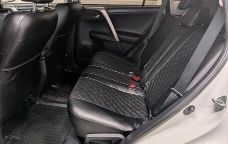 Toyota RAV4, 2015 год, 2 000 000 рублей, 3 фотография