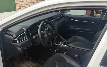 Toyota Camry, 2020 год, 2 385 000 рублей, 2 фотография