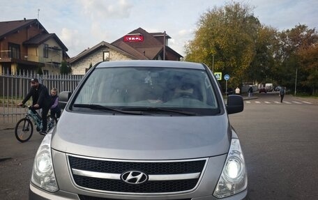 Hyundai Grand Starex Grand Starex I рестайлинг 2, 2011 год, 1 100 000 рублей, 2 фотография