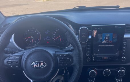 KIA Rio IV, 2021 год, 1 300 000 рублей, 2 фотография