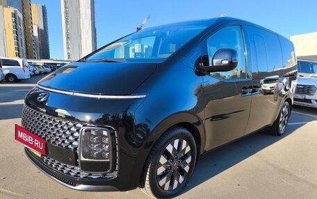 Hyundai Staria, 2022 год, 6 200 000 рублей, 2 фотография