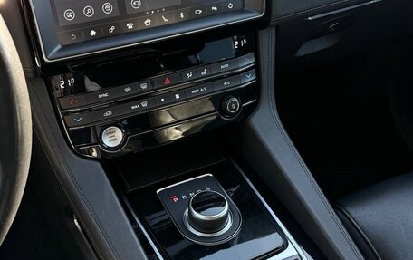 Jaguar F-Pace, 2020 год, 2 800 000 рублей, 9 фотография