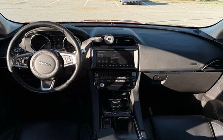 Jaguar F-Pace, 2020 год, 2 800 000 рублей, 24 фотография