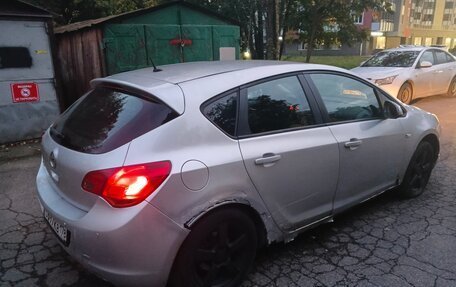 Opel Astra J, 2011 год, 235 000 рублей, 12 фотография