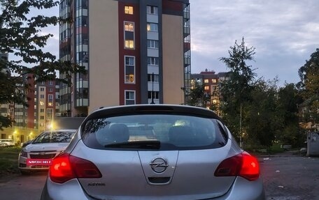 Opel Astra J, 2011 год, 235 000 рублей, 2 фотография