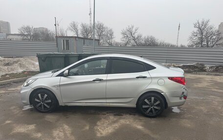 Hyundai Solaris II рестайлинг, 2013 год, 600 000 рублей, 3 фотография