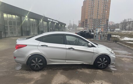 Hyundai Solaris II рестайлинг, 2013 год, 600 000 рублей, 4 фотография