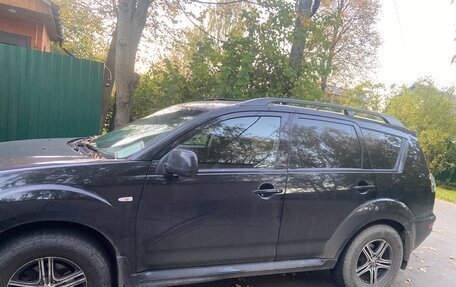 Mitsubishi Outlander III рестайлинг 3, 2011 год, 1 250 000 рублей, 2 фотография