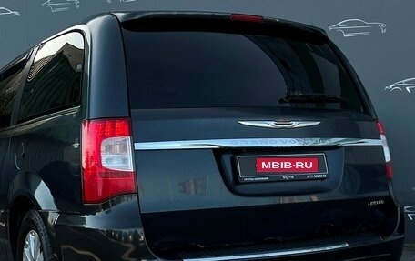 Chrysler Voyager IV, 2014 год, 1 526 300 рублей, 33 фотография
