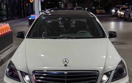 Mercedes-Benz E-Класс, 2011 год, 1 690 000 рублей, 3 фотография