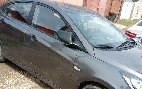 Hyundai Solaris II рестайлинг, 2011 год, 900 000 рублей, 5 фотография