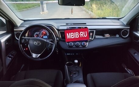 Toyota RAV4, 2013 год, 1 888 000 рублей, 12 фотография