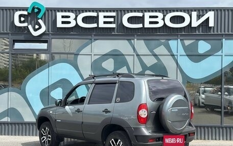 Chevrolet Niva I рестайлинг, 2011 год, 697 000 рублей, 3 фотография
