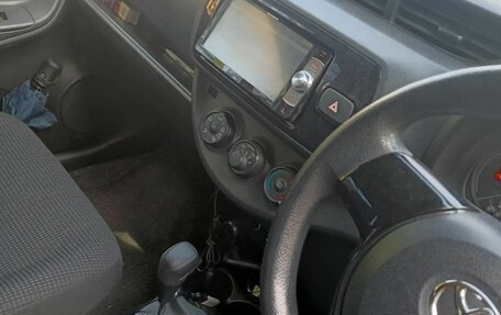 Toyota Vitz, 2017 год, 800 000 рублей, 10 фотография