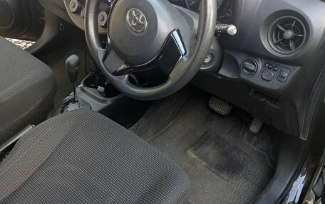 Toyota Vitz, 2017 год, 800 000 рублей, 9 фотография