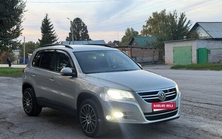 Volkswagen Tiguan I, 2011 год, 950 000 рублей, 2 фотография