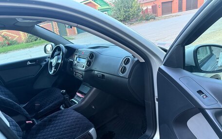 Volkswagen Tiguan I, 2011 год, 950 000 рублей, 9 фотография