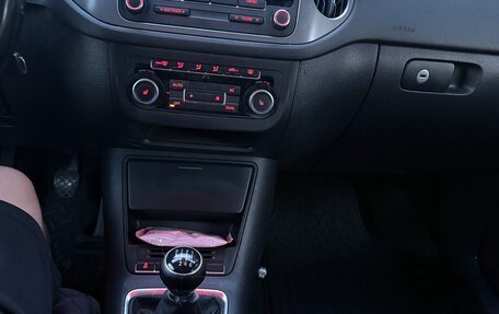 Volkswagen Tiguan I, 2011 год, 950 000 рублей, 16 фотография