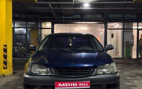 Toyota Avensis III рестайлинг, 1998 год, 155 000 рублей, 1 фотография