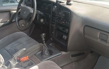 Opel Omega A, 1987 год, 110 000 рублей, 11 фотография