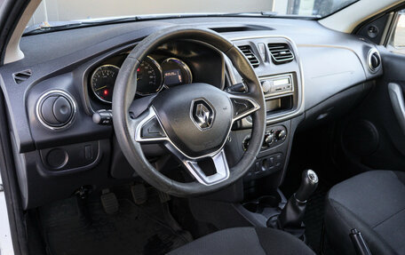 Renault Logan II, 2018 год, 700 000 рублей, 11 фотография