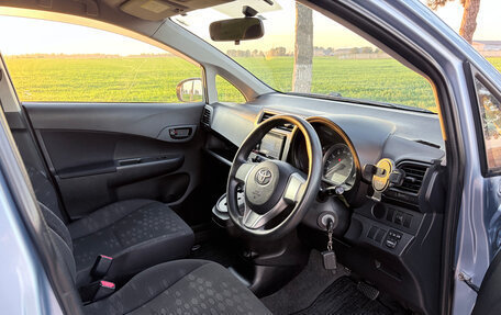 Toyota Ractis II, 2011 год, 720 000 рублей, 9 фотография