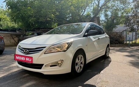 Hyundai Solaris II рестайлинг, 2015 год, 750 000 рублей, 2 фотография