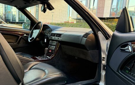 Mercedes-Benz SL-Класс, 1996 год, 6 000 000 рублей, 25 фотография