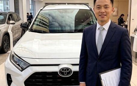 Toyota RAV4, 2022 год, 3 500 000 рублей, 8 фотография