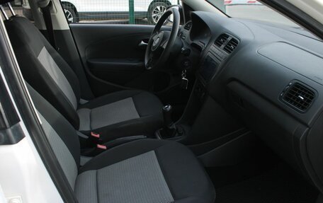Volkswagen Polo VI (EU Market), 2011 год, 380 000 рублей, 14 фотография