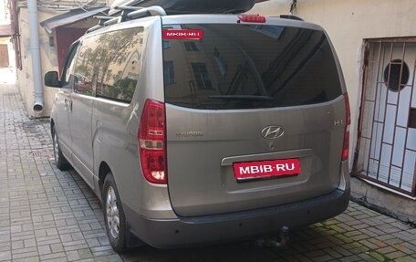 Hyundai H-1 II рестайлинг, 2014 год, 2 100 000 рублей, 1 фотография