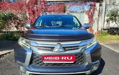 Mitsubishi Pajero Sport III рестайлинг, 2017 год, 3 200 000 рублей, 7 фотография